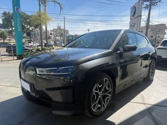 Carro ELÉTRICO XDRIVE40
