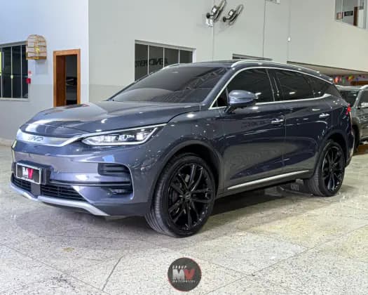 Carro ELÉTRICO AWD