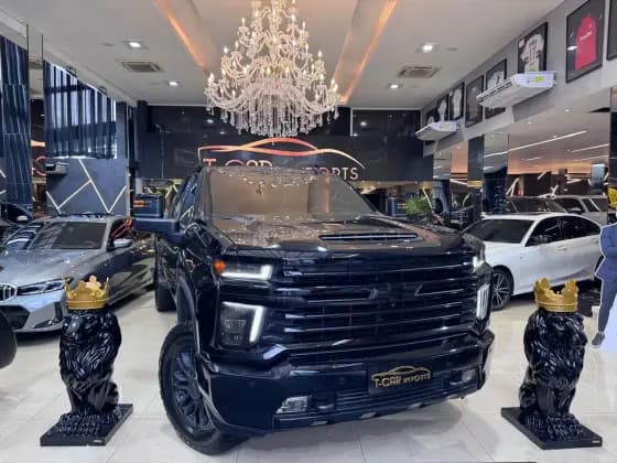 Carro 6.6 V8 DURAMAX DIESEL 2500HD HIGH COUNTRY 4WD AUTOMÁTICO