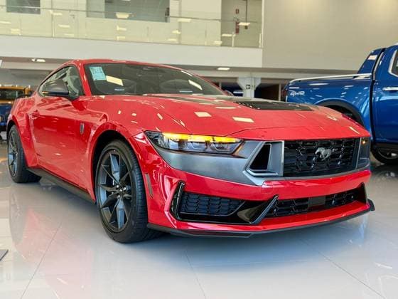 Carro 5.0 V8 GASOLINA DARK HORSE SELECTSHIFT