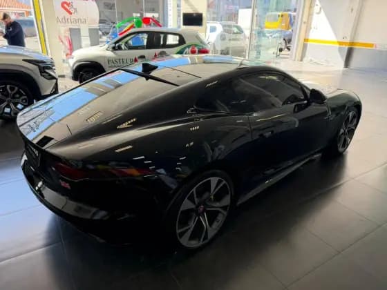 Carro 2.0 P300 GASOLINA R-DYNAMIC COUPÉ AUTOMÁTICO