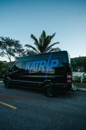 Carro 2.2 415 CDI VAN 16 LUGARES TETO ALTO 16V BI-TURBO DIESEL MANUAL