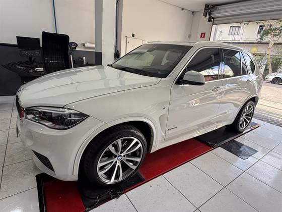 Carro 4.4 V8 TURBO GASOLINA XDRIVE50I AUTOMÁTICO