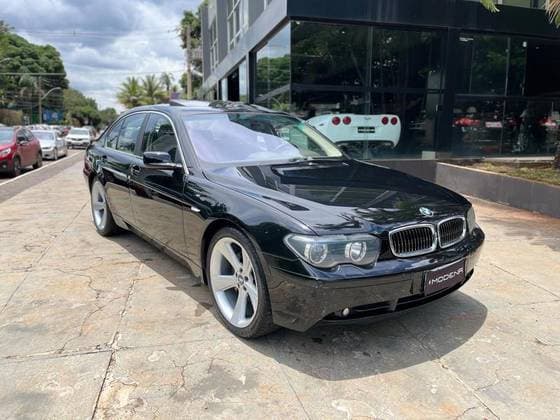 Carro 4.4 SEDAN 32V GASOLINA 4P AUTOMÁTICO