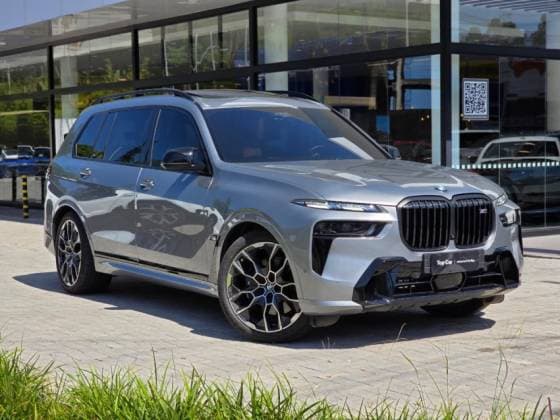 Carro 4.4 V8 GASOLINA M60i STEPTRONIC