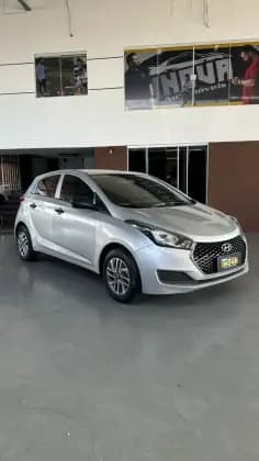 Carro 1.0 UNIQUE 12V FLEX 4P MANUAL