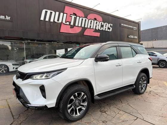 Carro 2.8 D-4D TURBO DIESEL DIAMOND 7L 4X4 AUTOMÁTICO