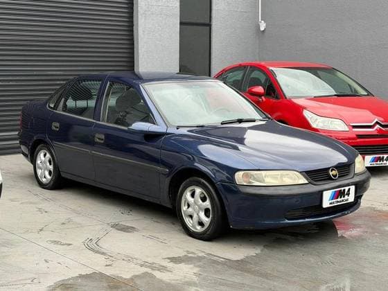 Carro 2.0 MPFI GLS 8V GASOLINA 4P MANUAL