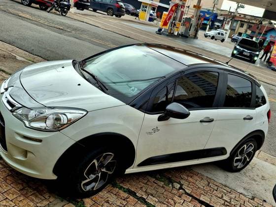 Carro 1.6 VTI 120 FLEX URBAN TRAIL EAT6