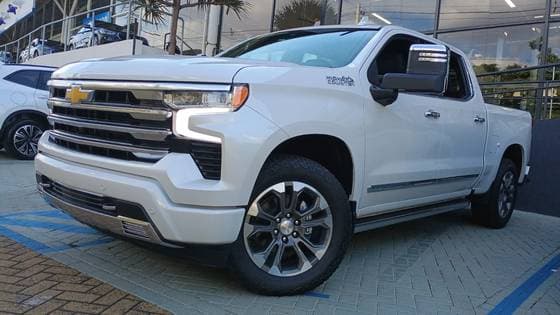Carro 5.3 V8 GASOLINA 1500 HIGH COUNTRY 4X4 AUTOMÁTICO