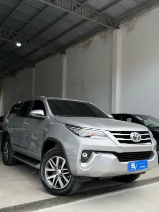 Carro 2.8 SRX 4X4 7 LUGARES 16V TURBO INTERCOOLER DIESEL 4P AUTOMÁTICO