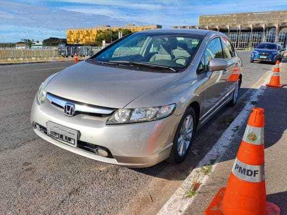 Carro 1.8 LXS 16V GASOLINA 4P MANUAL