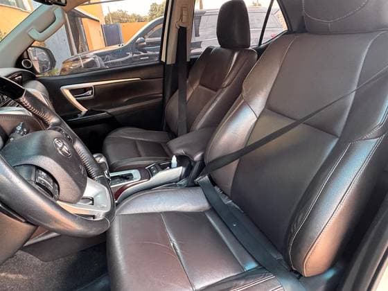 Carro 2.8 SRX 4X4 7 LUGARES 16V TURBO INTERCOOLER DIESEL 4P AUTOMÁTICO