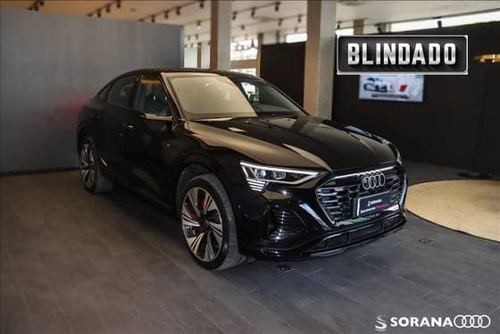 Carro 55 ELÉTRICO SPORTBACK PERFORMANCE BLACK QUATTRO