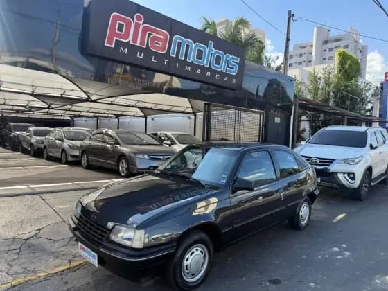 Carro 1.8 EFI GL 8V ÁLCOOL 2P MANUAL