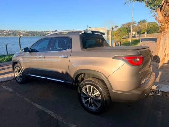Carro 2.0 16V TURBO DIESEL VOLCANO 4WD AT9