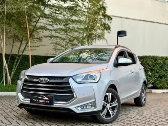 Carro 1.6 16V GASOLINA PLUS 4P CVT