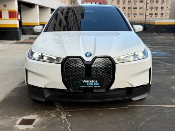 Carro ELÉTRICO XDRIVE40