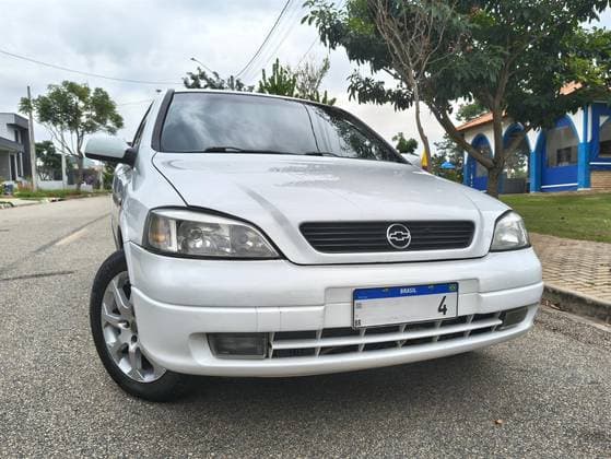 Carro 1.8 MPFI GL 8V GASOLINA 2P MANUAL
