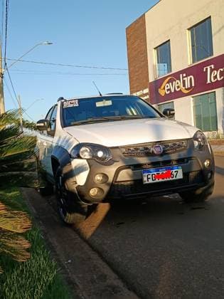 Carro 1.8 MPI ADVENTURE WEEKEND 16V FLEX 4P MANUAL