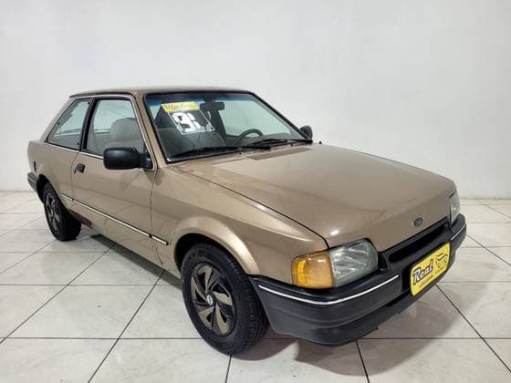 Carro 1.6 GL 8V GASOLINA 2P MANUAL