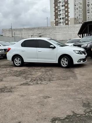 Carro 1.6 DYNAMIQUE 8V FLEX 4P MANUAL