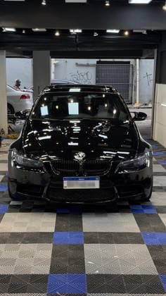 Carro 4.0 SEDAN V8 32V GASOLINA 4P AUTOMATIZADO