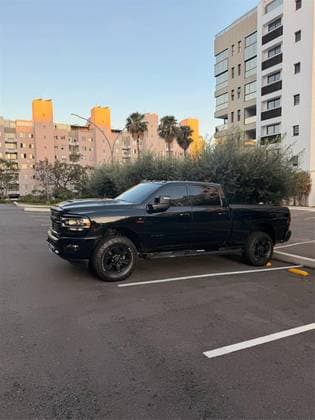 Carro 6.7 I6 TURBO DIESEL LARAMIE NIGHT EDITION CD 4X4 AUTOMÁTICO