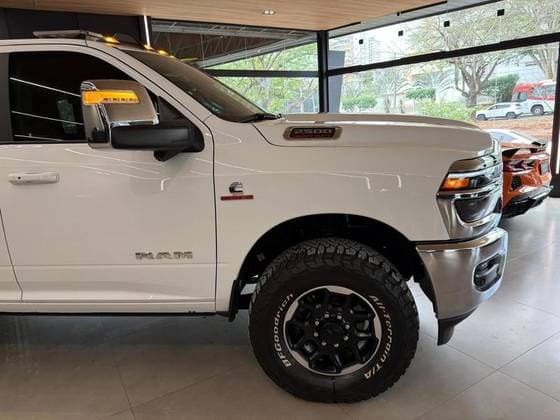 Carro 6.7 I6 TURBO DIESEL LARAMIE CD 4X4 AUTOMÁTICO