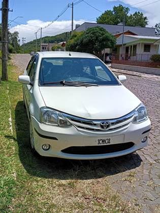 Carro 1.5 XLS SEDAN 16V FLEX 4P MANUAL