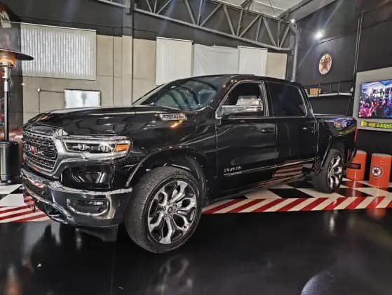 Carro 5.7 V8 GASOLINA LIMITED CD 4X4 AUTOMÁTICO