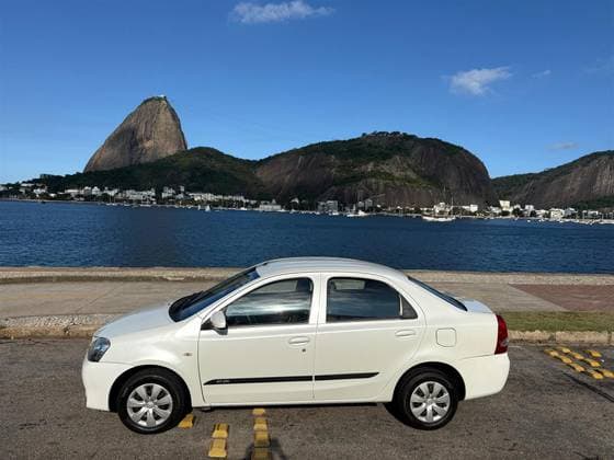Carro 1.5 X SEDAN 16V FLEX 4P MANUAL