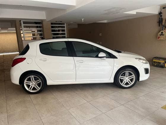 Carro 2.0 FELINE 16V FLEX 4P AUTOMÁTICO