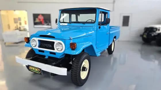 Carro 3.7 BJ50LV 4X4 TETO RIGIDO DIESEL 2P MANUAL