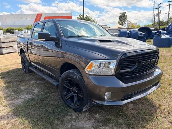 Carro 5.7 V8 GASOLINA LARAMIE CD 4X4 AUTOMÁTICO
