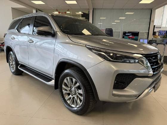 Carro 2.8 D-4D TURBO DIESEL SRX 7L 4X4 AUTOMÁTICO