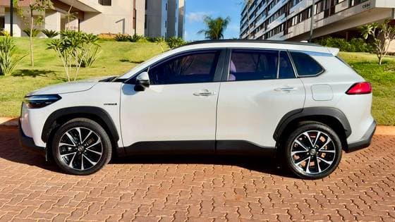Carro 1.8 VVT-I HYBRID FLEX XRX CVT