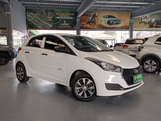 Carro 1.0 UNIQUE 12V FLEX 4P MANUAL