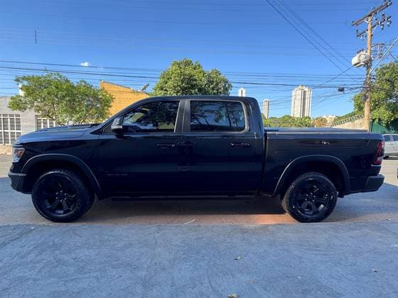 Carro 5.7 V8 GASOLINA REBEL CD 4X4 AUTOMÁTICO