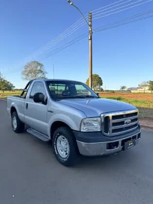 Carro 3.9 XLT 4X2 CS DIESEL 2P MANUAL