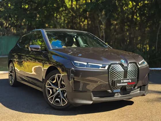 Carro ELÉTRICO XDRIVE40