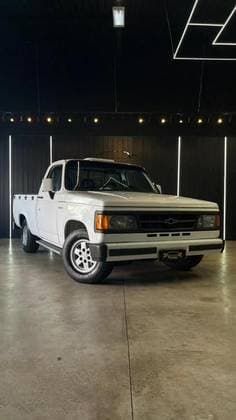 Carro 4.1 CUSTOM L CD 8V GASOLINA 2P MANUAL
