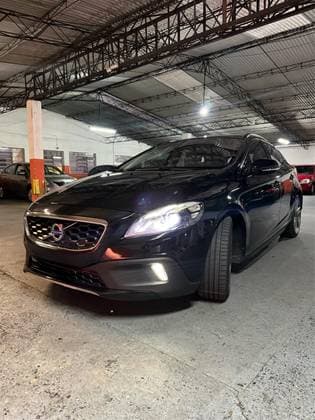Carro 2.0 T5 CROSS COUNTRY AWD TURBO GASOLINA 4P AUTOMÁTICO