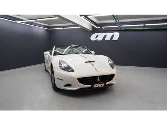 Carro 4.3 V8 GASOLINA F1-DCT
