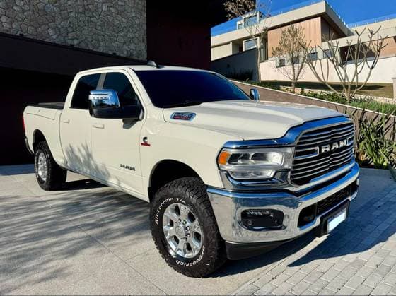 Carro 6.7 I6 TURBO DIESEL LARAMIE CD 4X4 AUTOMÁTICO