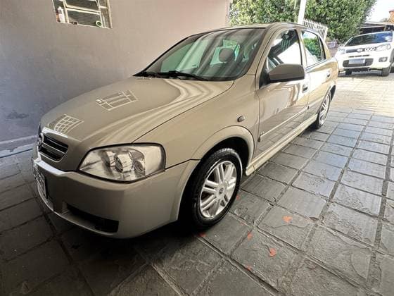Carro 2.0 MPFI CD 8V GASOLINA 4P MANUAL
