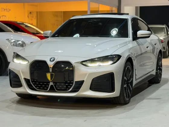 Carro ELÉTRICO eDRIVE40 M SPORT
