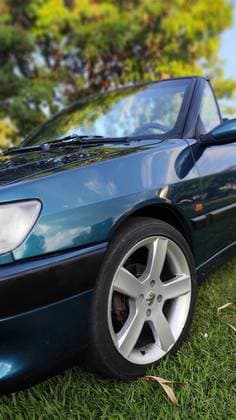 Carro 1.8 CC 16V GASOLINA 2P MANUAL
