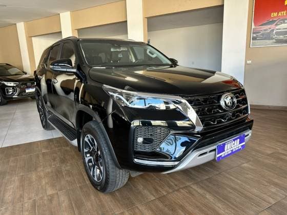 Carro 2.8 D-4D TURBO DIESEL SRX 7L 4X4 AUTOMÁTICO