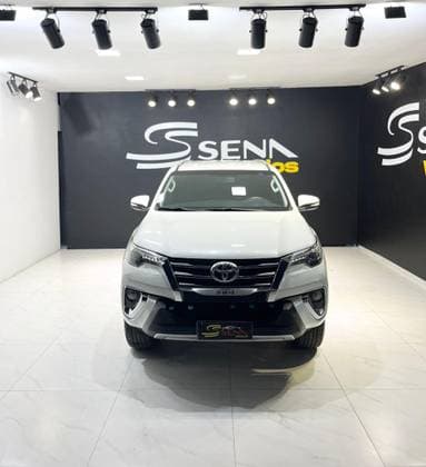 Carro 2.8 SRX 4X4 7 LUGARES 16V TURBO INTERCOOLER DIESEL 4P AUTOMÁTICO